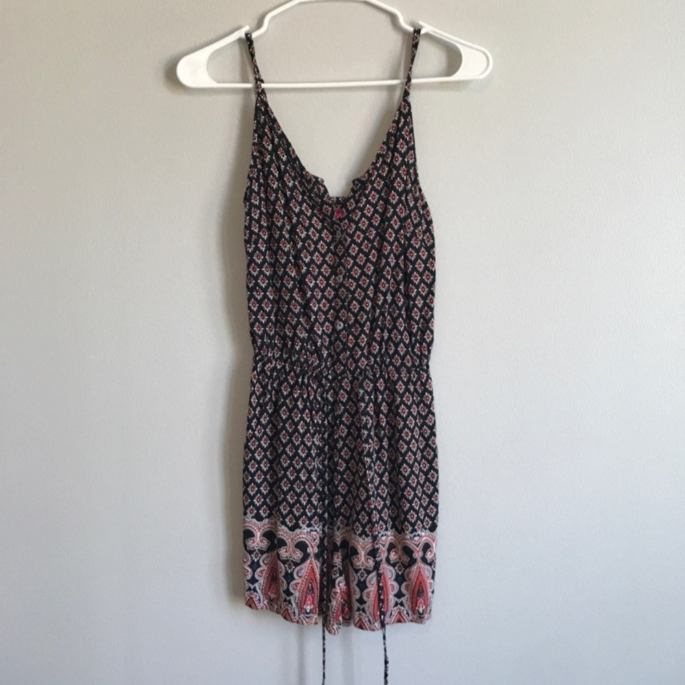 Patterned Romper - Picture 4 of 7